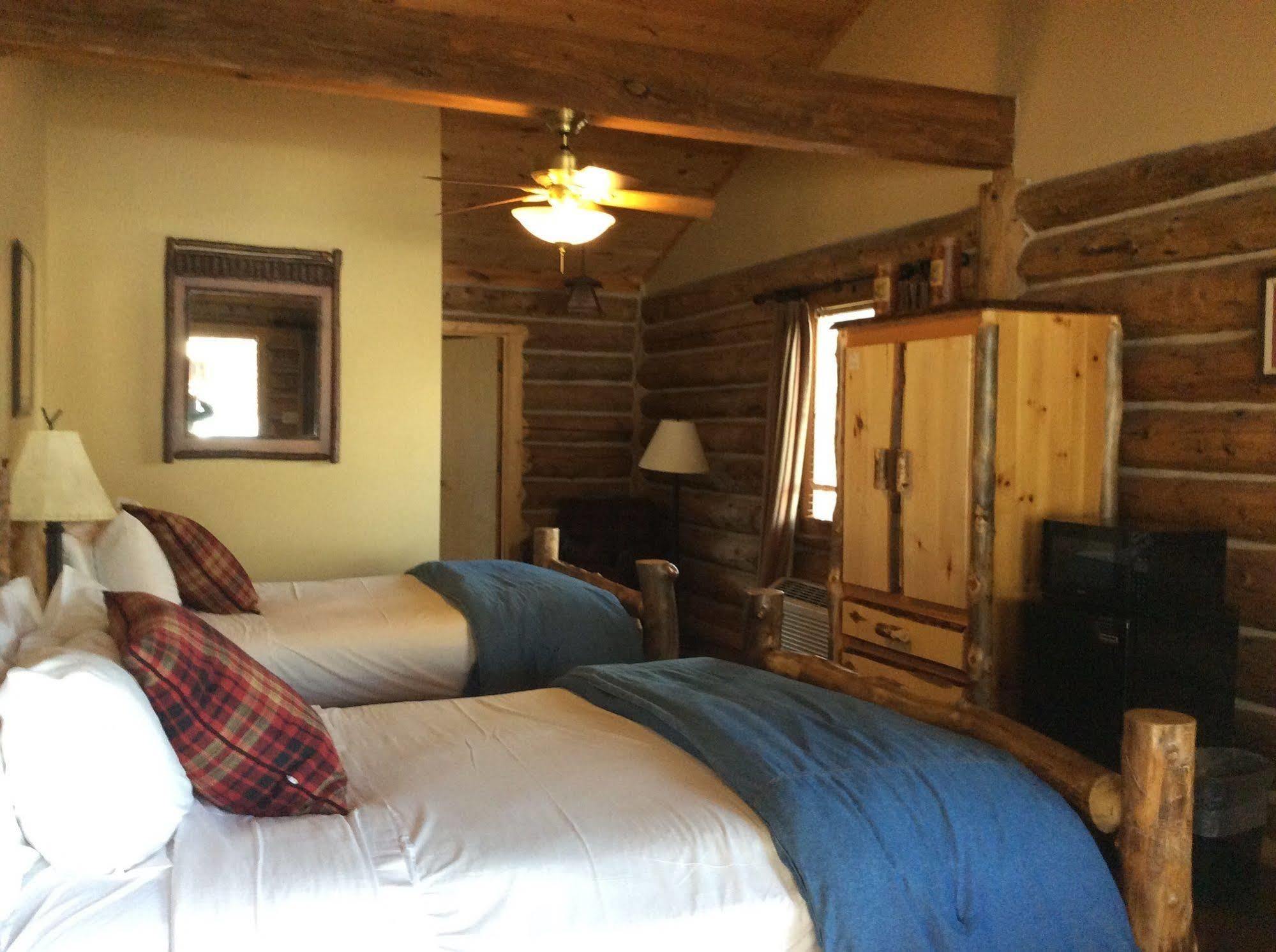 Dancing Bear Lodge Townsend Bagian luar foto