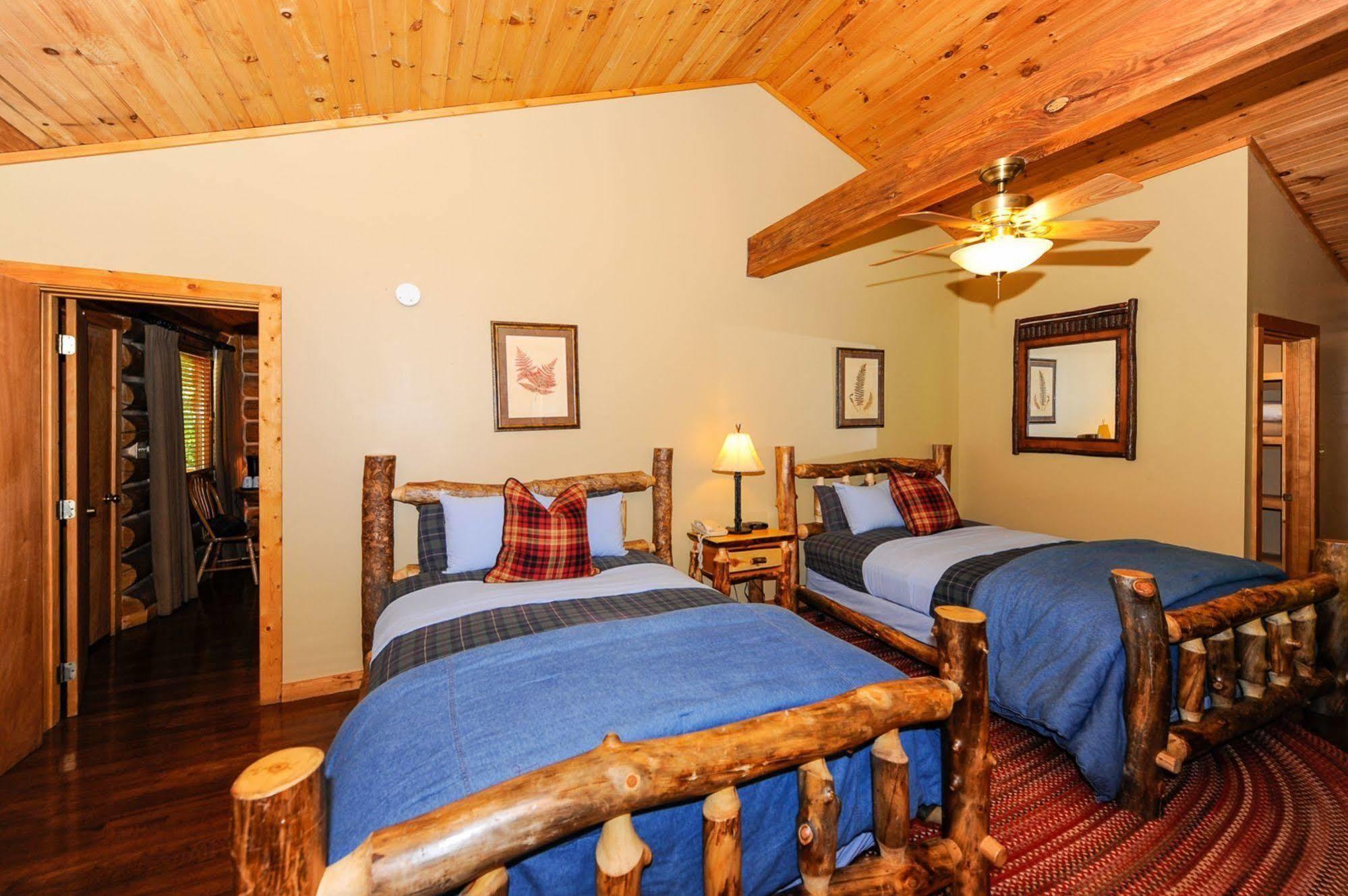 Dancing Bear Lodge Townsend Bagian luar foto